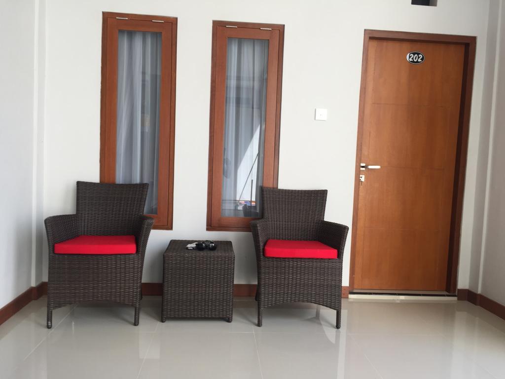 Tom Guest House Legian  Ngoại thất bức ảnh