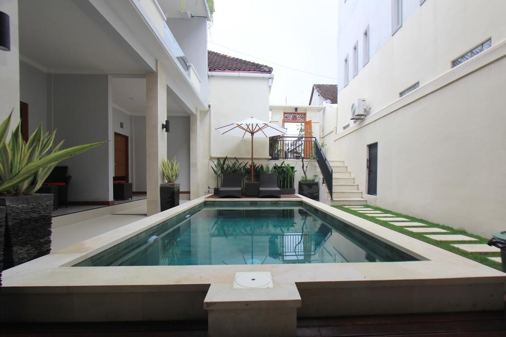 Tom Guest House Legian  Ngoại thất bức ảnh