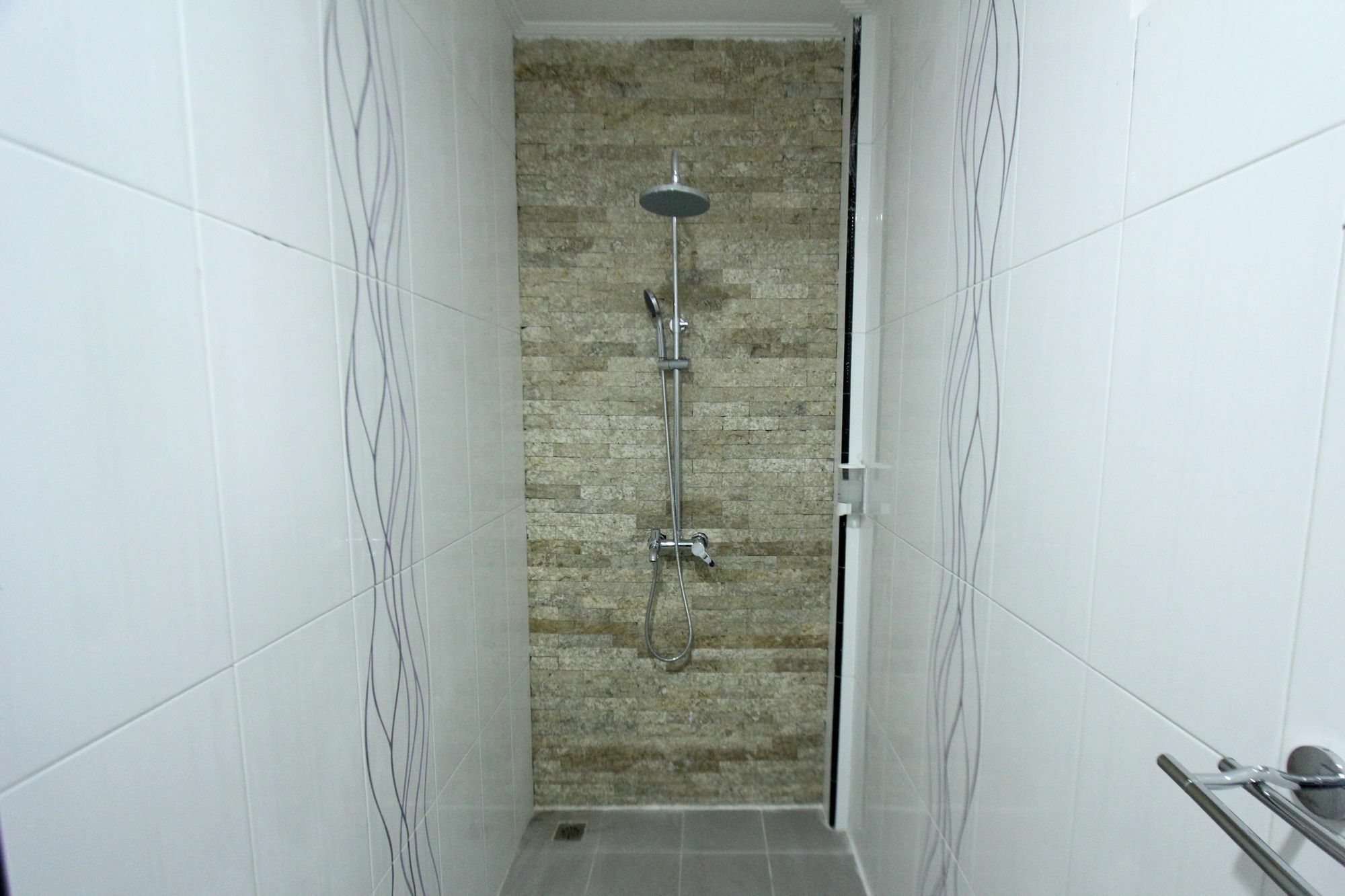 Tom Guest House Legian  Ngoại thất bức ảnh
