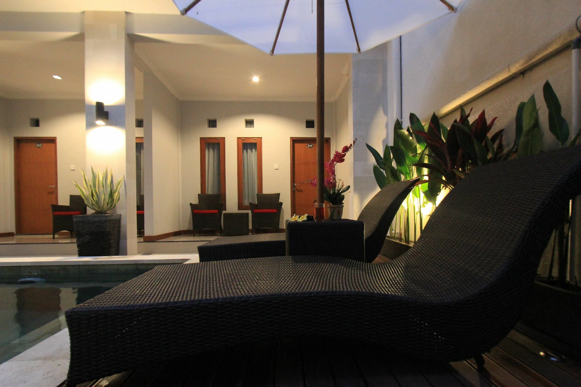Tom Guest House Legian  Ngoại thất bức ảnh