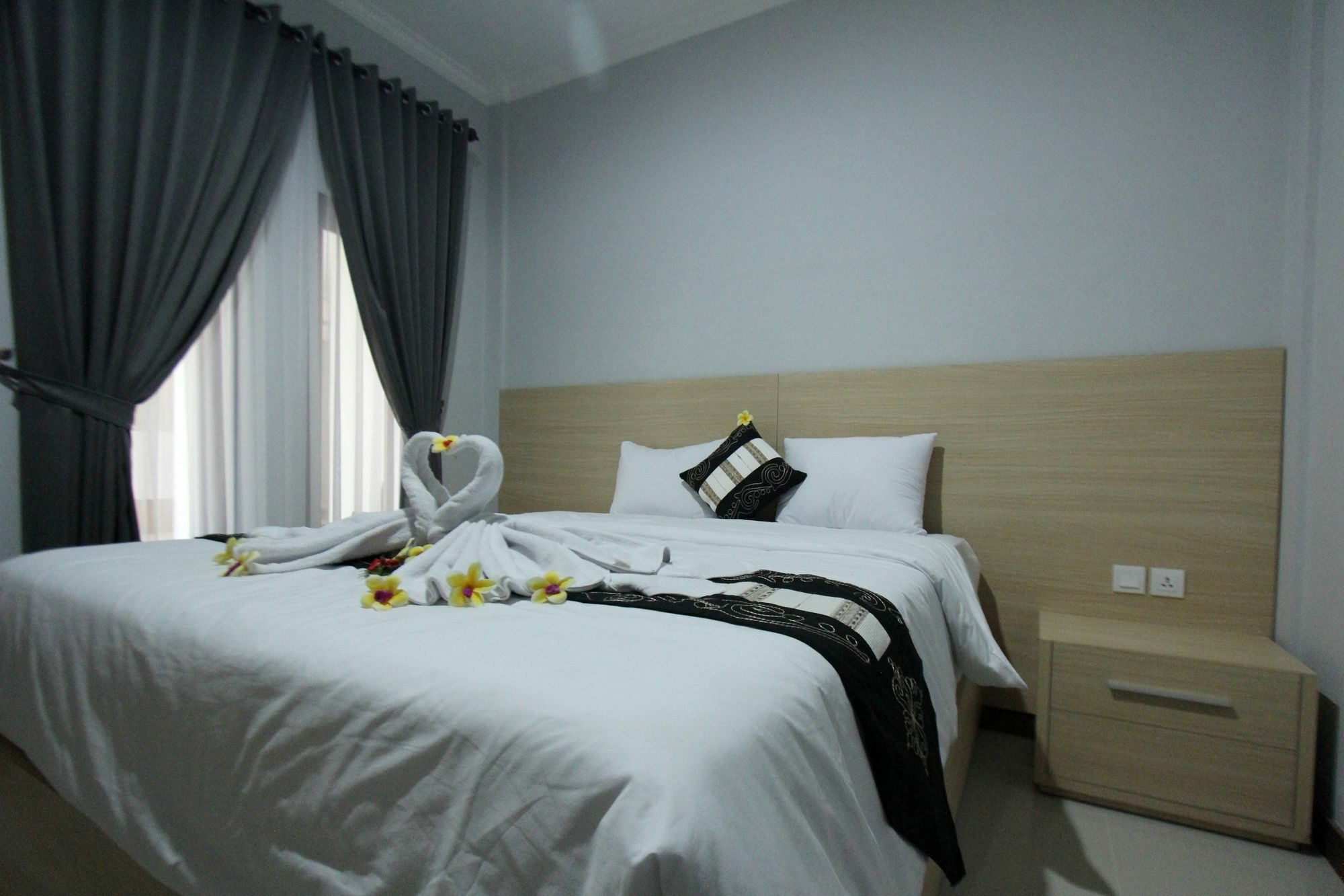 Tom Guest House Legian  Ngoại thất bức ảnh