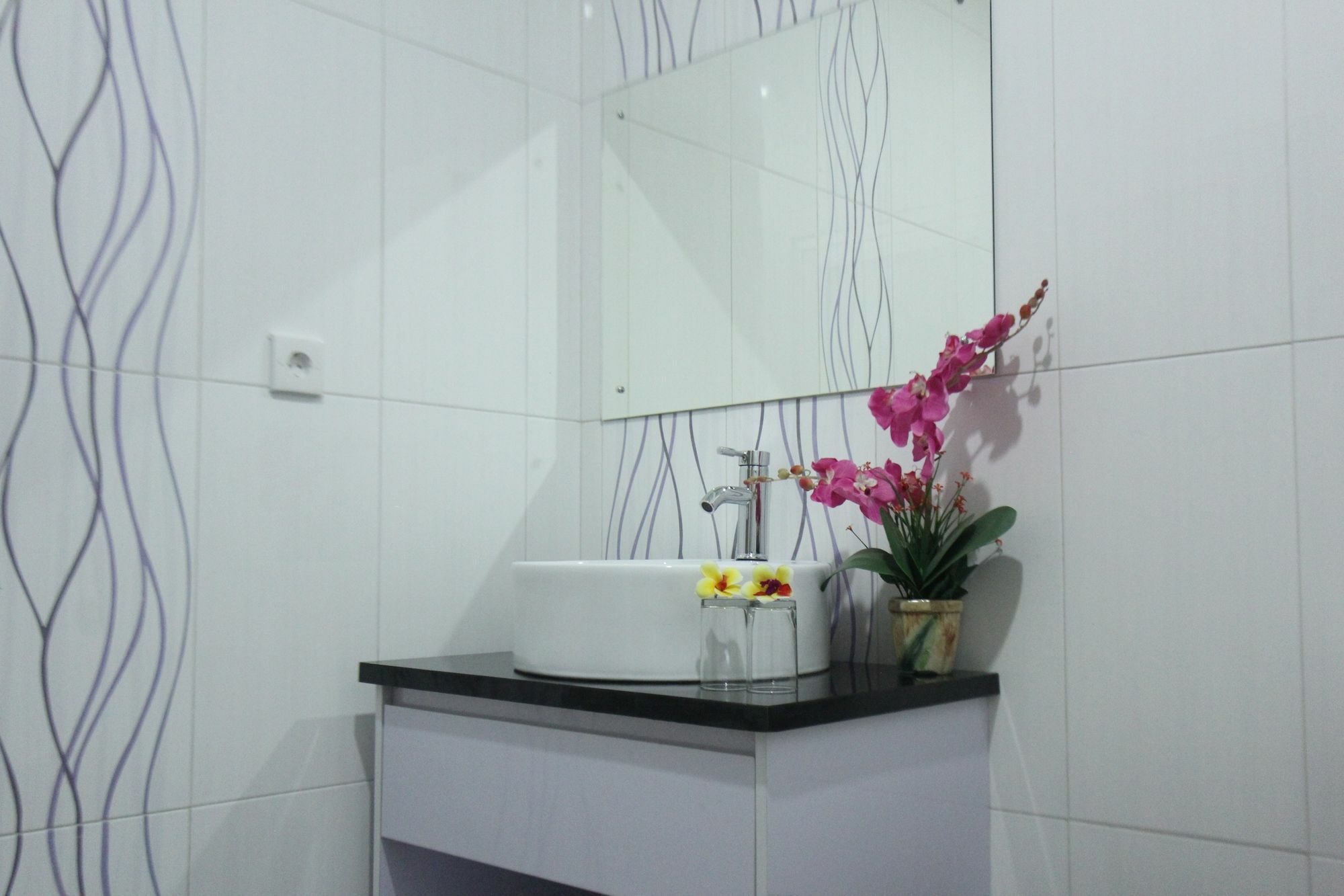 Tom Guest House Legian  Ngoại thất bức ảnh