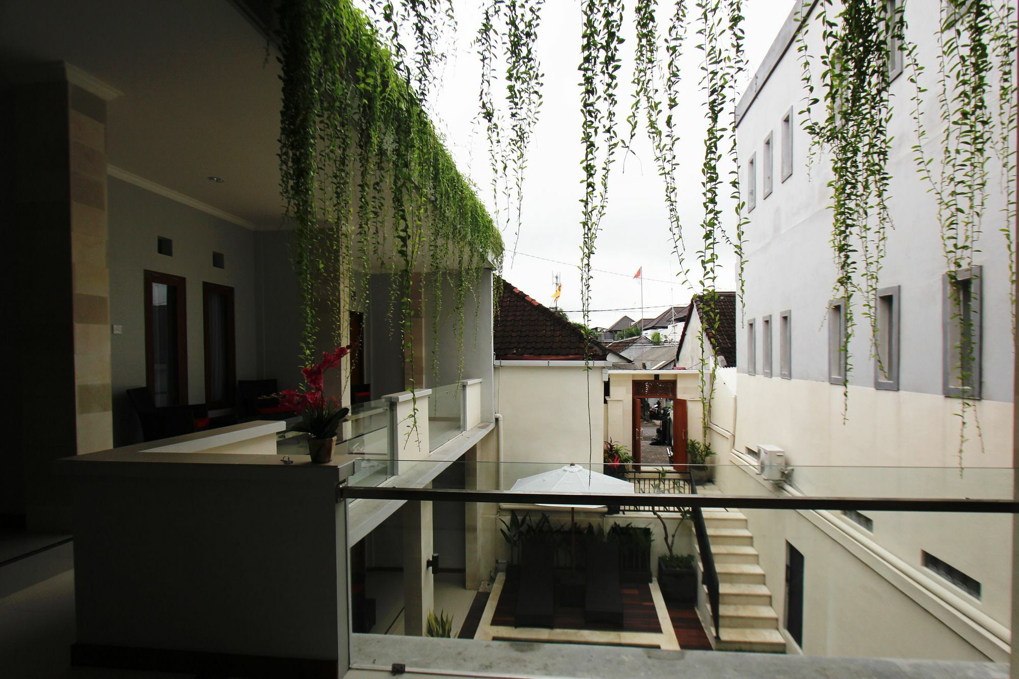Tom Guest House Legian  Ngoại thất bức ảnh