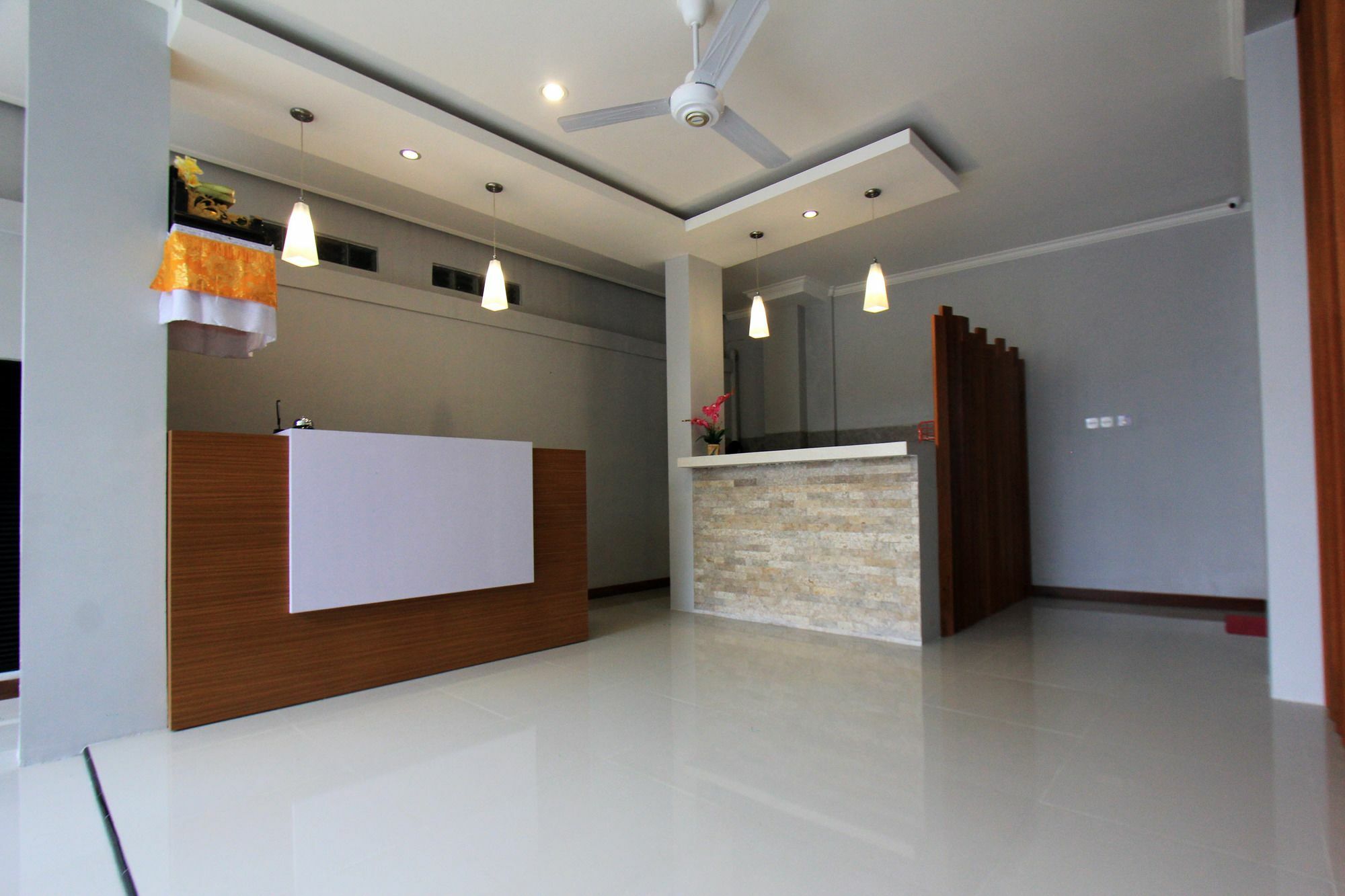 Tom Guest House Legian  Ngoại thất bức ảnh