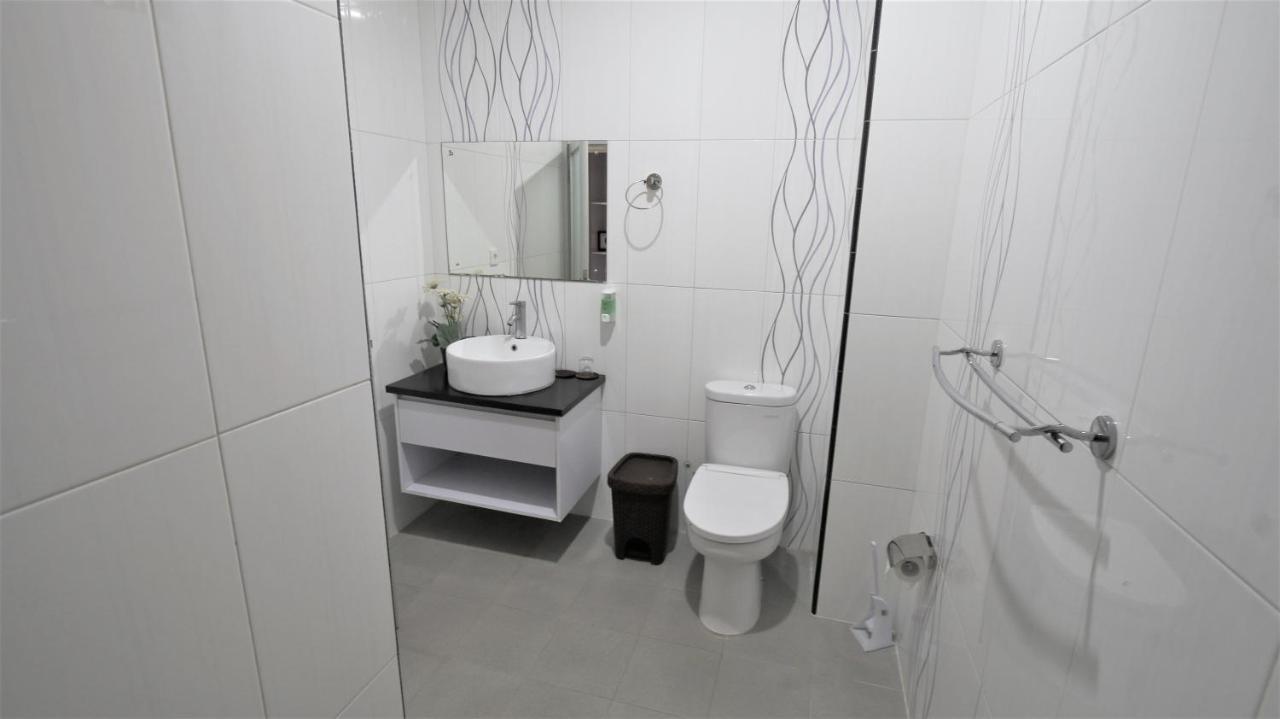 Tom Guest House Legian  Ngoại thất bức ảnh